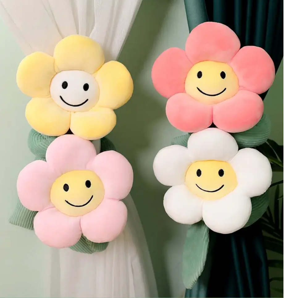 Smiley Flower Curtain Buckle Plush Toys 95cm